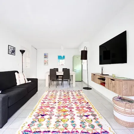 Estello - Comfortable Terrace Parking Apartamento *