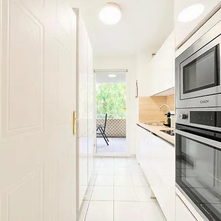 Estello - Comfortable Terrace Parking Κάννες