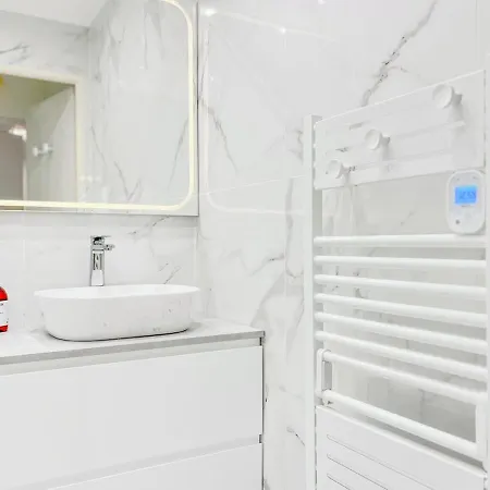 Estello - Comfortable Terrace Parking Apartamento