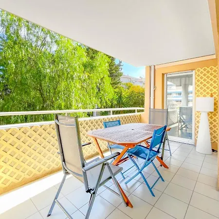 Estello - Comfortable Terrace Parking