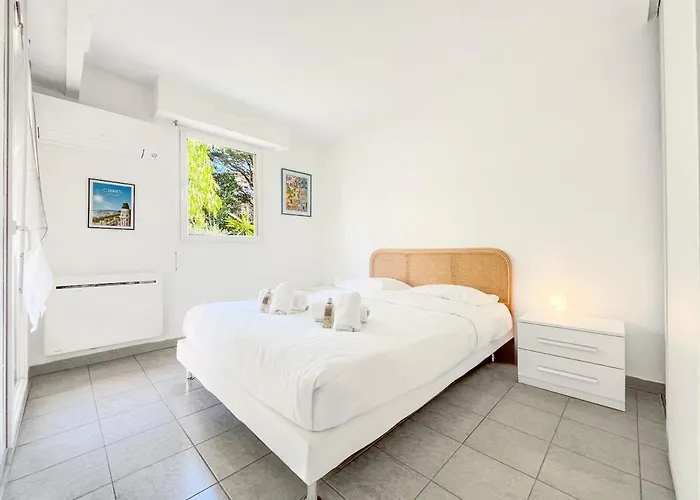 Estello - Comfortable Terrace Parking Daire *