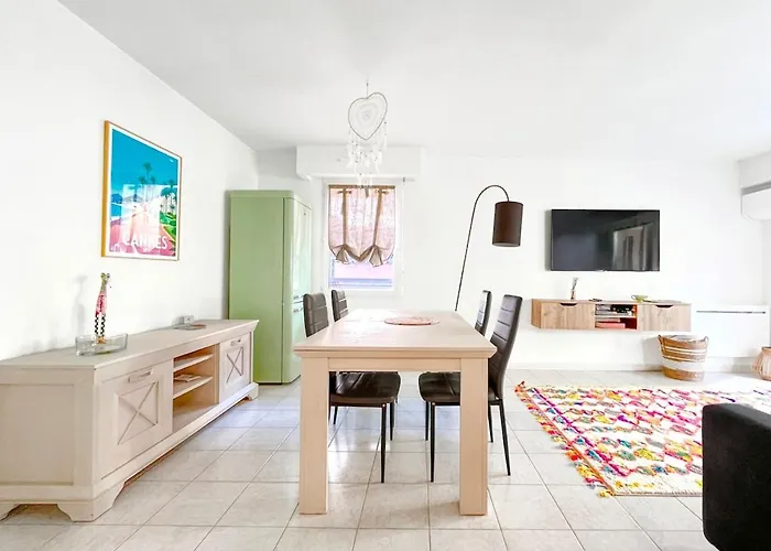 Daire Estello - Comfortable Terrace Parking